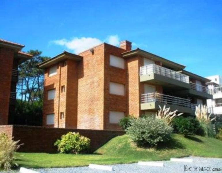 3 Bedroom Apartment - For Sale - Rinc...