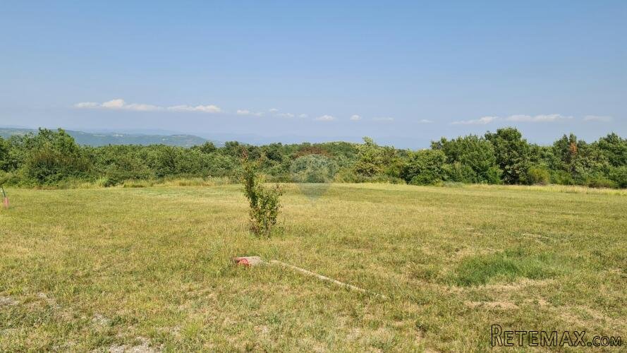 Vižinada: Građevinsko zemljište vrlo otvorenog pogleda - 8