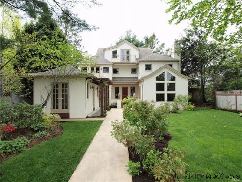 4 bedroom House For Sale: 4 CROCKETT..