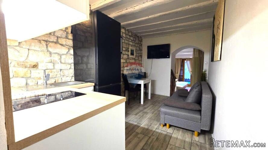 Rovinj, centar, stan 35 m2, terasa, mirna lokacija