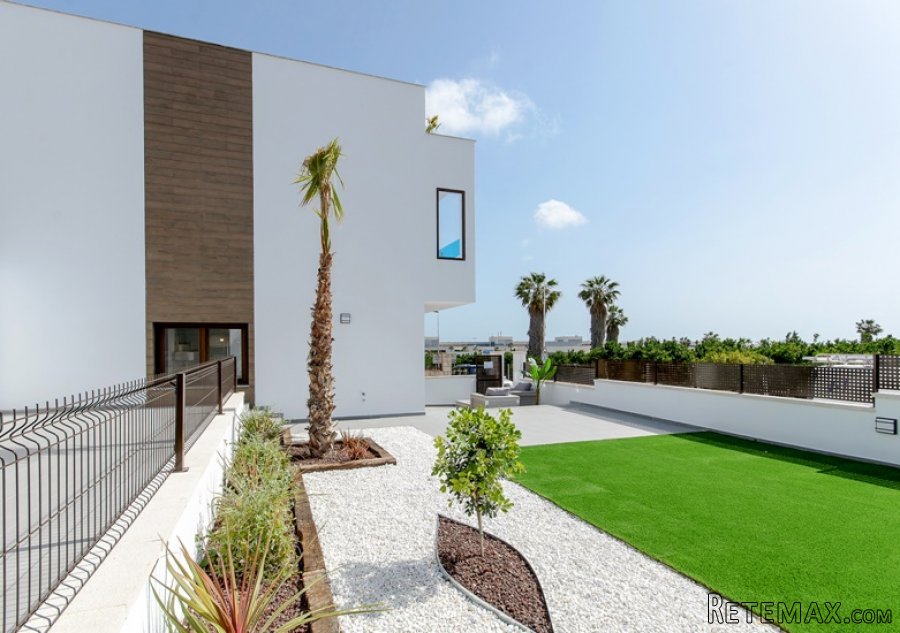 Los Balcones is a few minutes drive from the center of.. - 2