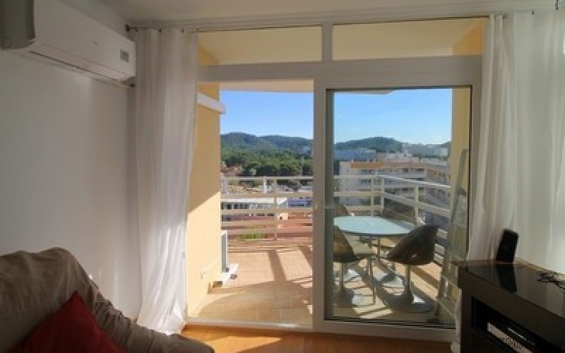 Apartment with great sea views in..