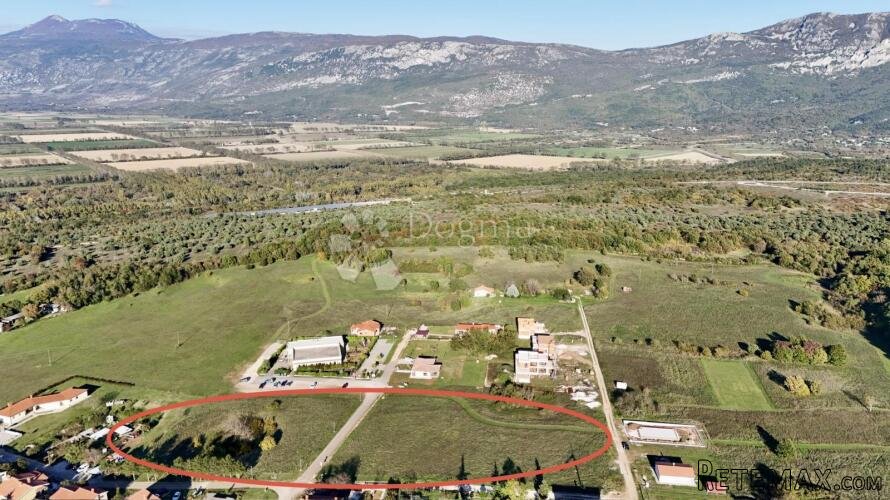 PREKRASNO IMANJE 8257 m2! Građevinsko zemljište 6km od mora! - 3