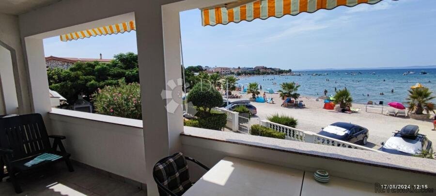 VIR PRODAJE SE APARTMAN NA ATRAKTIVNOJ PLAŽI 10 m OD MORA - 3