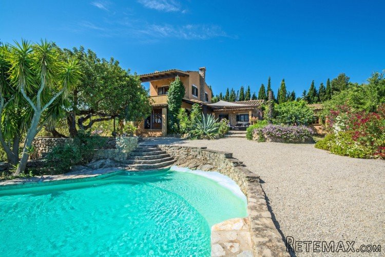 Amazing property and location definitely a WOW property..