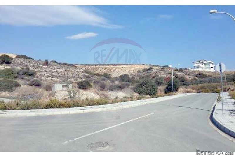 Plot of Land for Building - For Sale -..