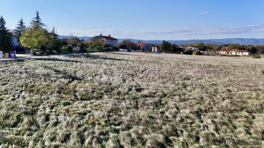 ATRAKTIVNO ZEMLJIŠTE! Građevinsko zemljište 6km od mora! - 2