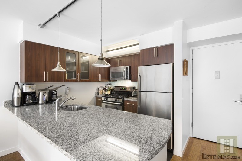 1 bedroom Apartment For Sale: 555 WEST.. - 2