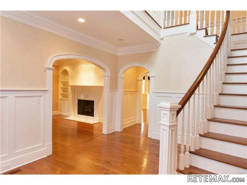 4 bedroom House For Sale: 22 DRIFTWAY.. - 2