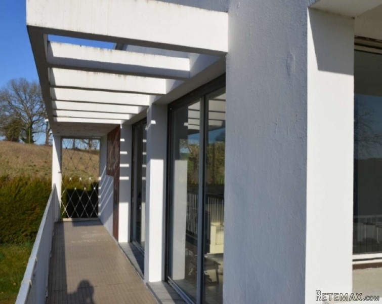 Art-deco style house in small hamlet.. - 2