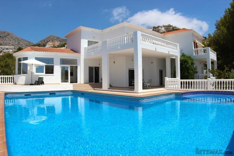 Modern 5 bedroom Villa in Altea