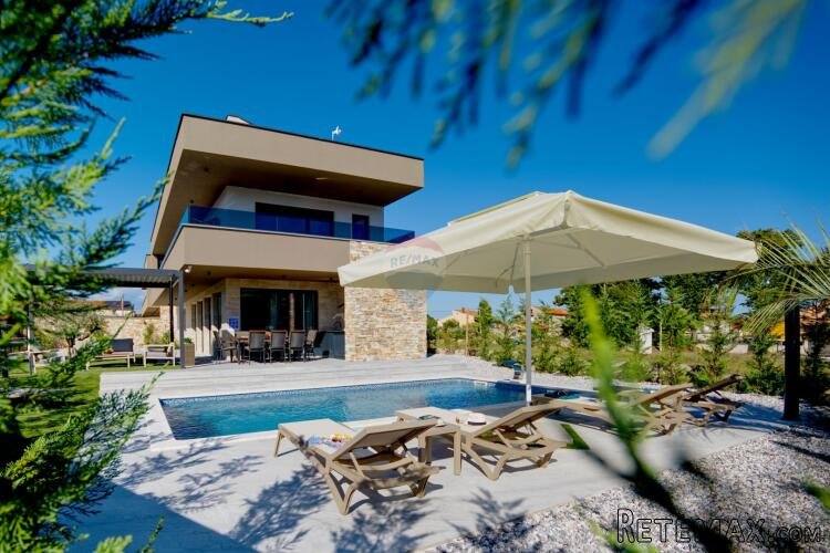 Istra, Marčana - luksuzna moderna vila sa bazenom
