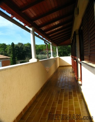 PULA, ŠTINJAN SAMOSTOJEĆA KUĆA 400 M2 S POSLOVNIM PROSTOROM - 3