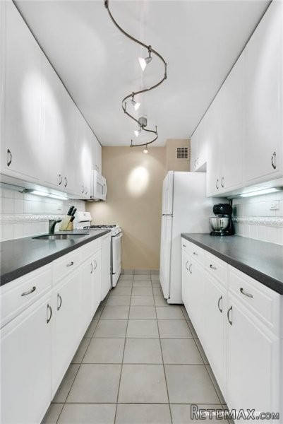 1 Bedroom - Condo - New York State -.. - 2