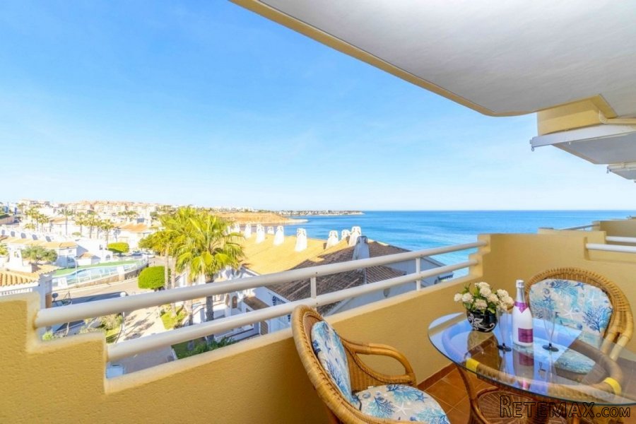 Apartamento de capricho colgando del mar en primera línea.. - 2