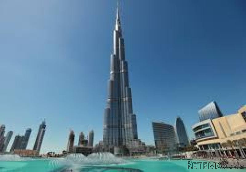 Live the glamour at Burj Khalifa Dubai..