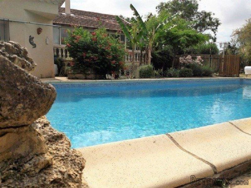 House with Independent Cottage and Pool