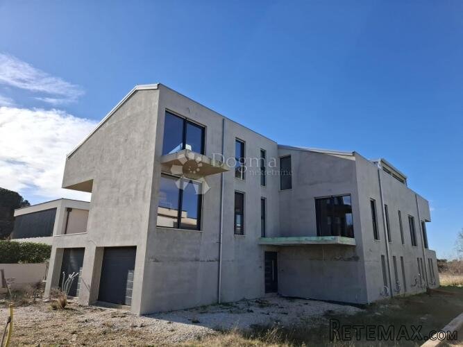 POREČ - Stan u novogradnji blizu grada i mora - 3