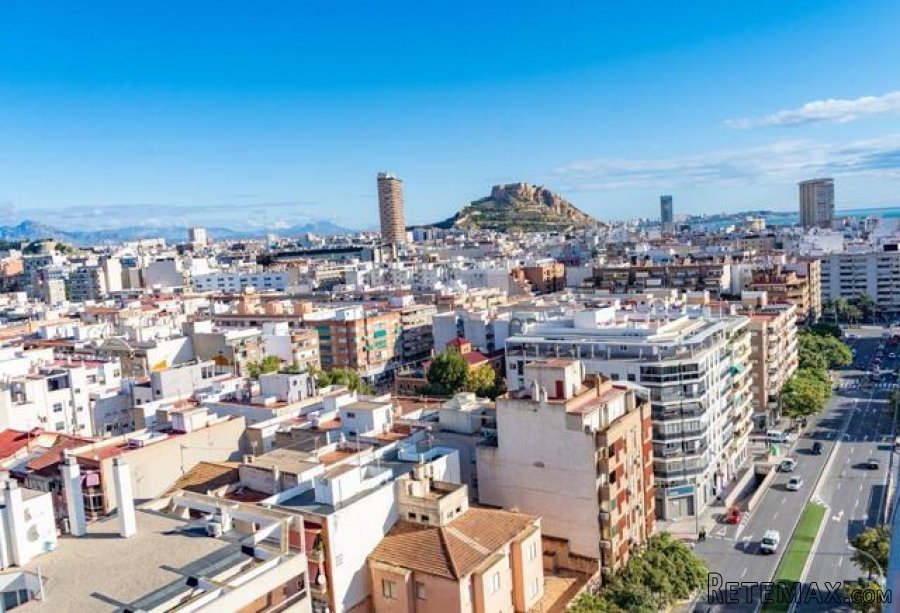Se vende ático piso 12, Ascensor, con 1 habitación (con p..