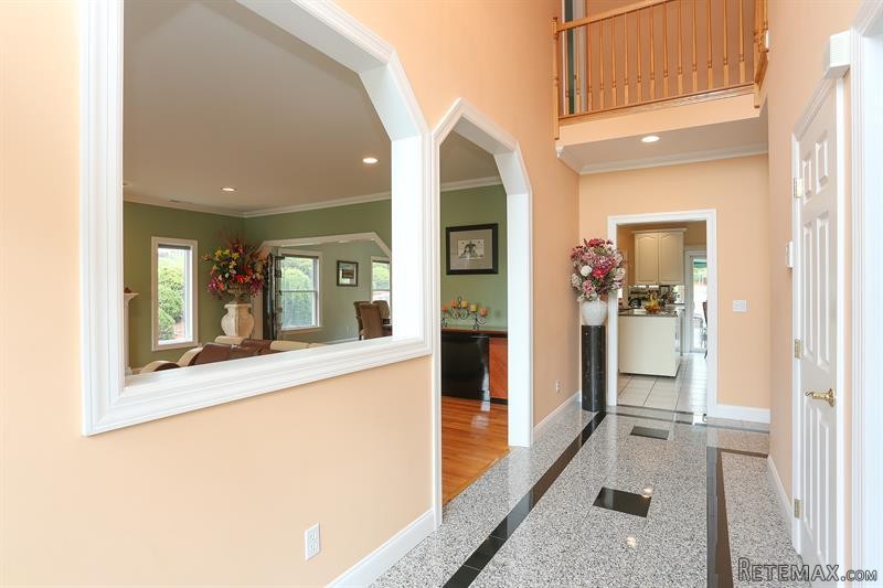 6 bedroom House For Sale: 13 Mancuso.. - 2