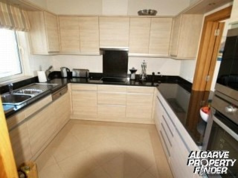Te Koop: Appartement In Centraal.. - 2