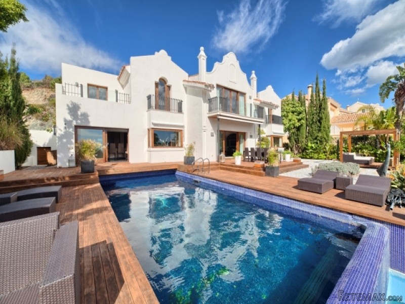 Villa For Sale In La Quinta