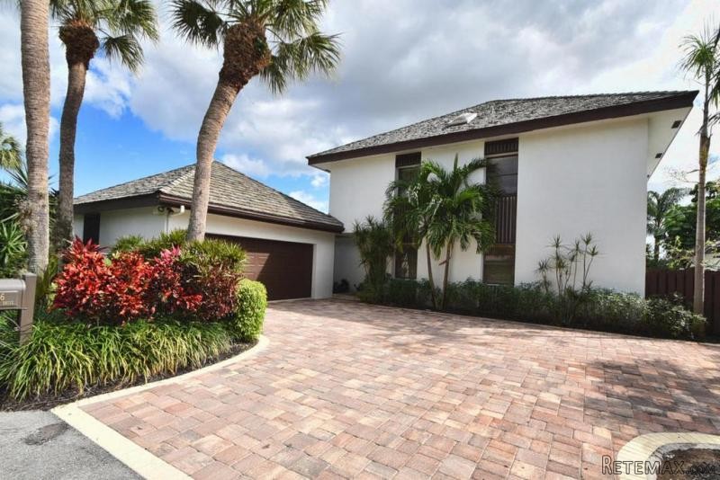 6816 Woodbridge Dr, Boca Raton, FL -..
