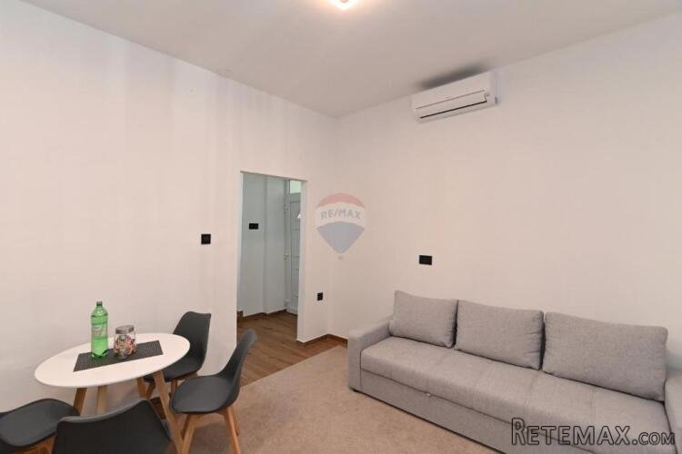 RIJEKA,CENTAR- kompetno renoviran stan s balkonom - 3