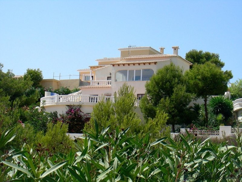 Fabulous 4 Bedroom 4 Bathroom Villa..