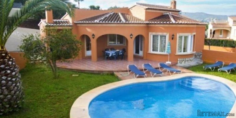 3 Bedroom 2 Bathroom Villa in Javea.