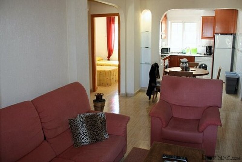 2 BED APARTMENT WITH COMMUNAL POOL AND.. - 2