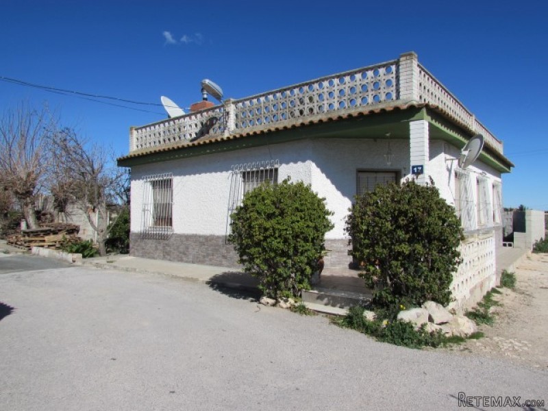 Well Presented Country House For Sale..