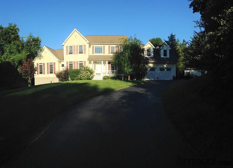 3 bedroom House For Sale: 32 Clove..