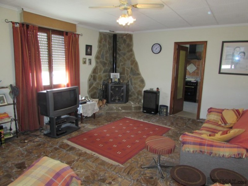 Well Presented Country House For Sale.. - 2