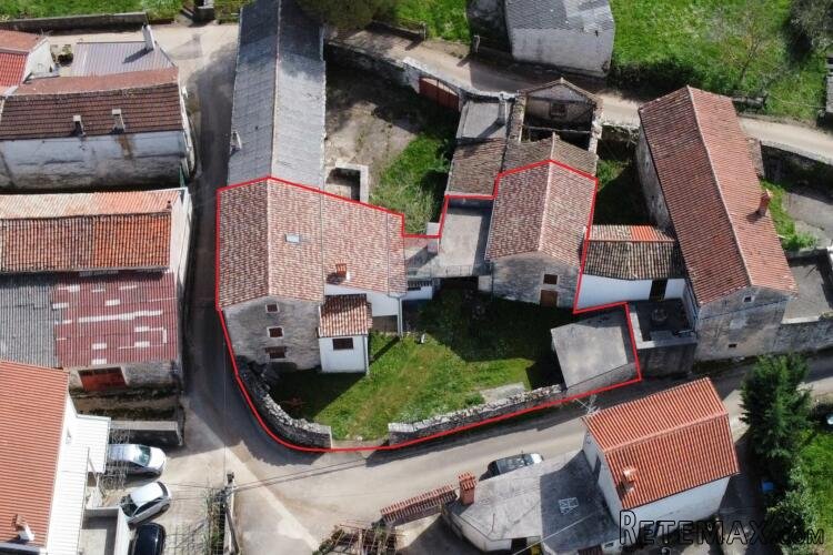 Istra, Žminj okolica - obnovljena kuća, pomoćna zgrada i oku