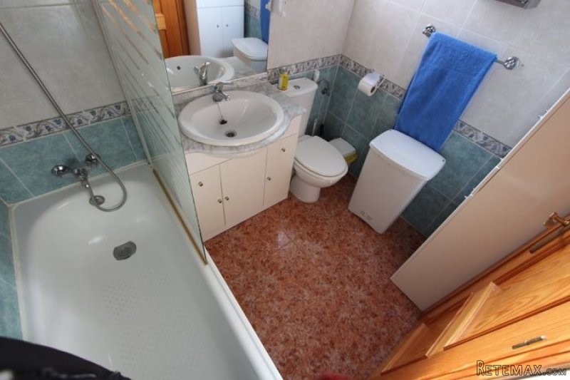 2 bedroom, 1 bathroom Apartment, Entre.. - 2