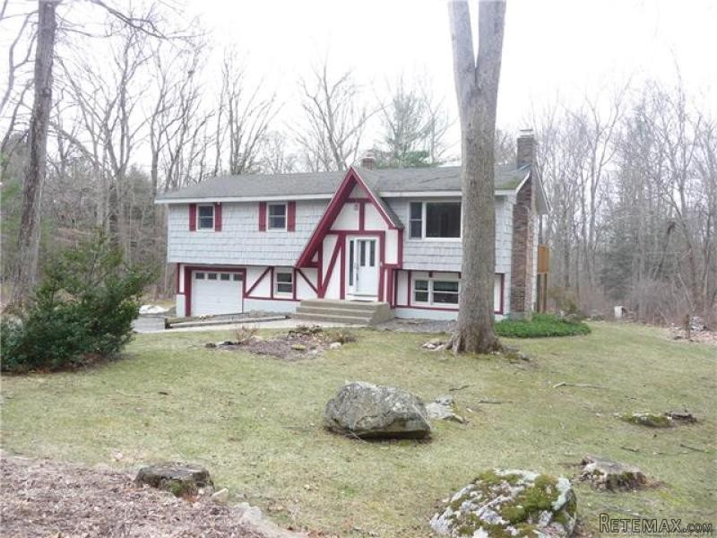 3 Bedrooms - Raised Ranch - CT - For..