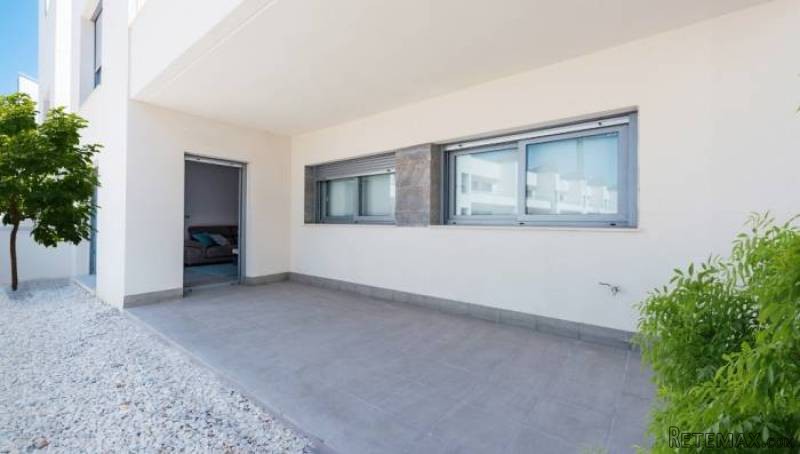 3 Bedroom 2 Bathroom Bungalow In.. - 2