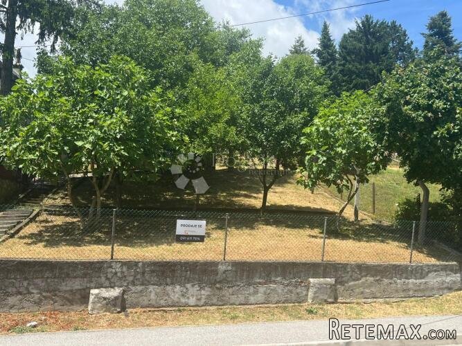Građevinsko zemljište na atraktivnoj lokaciji, između Sesvet