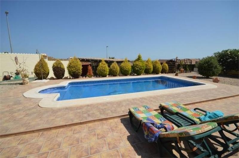 4 bedroom detached house for sale - 2