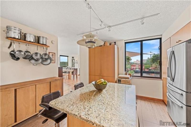 3 Bedrooms - Condo - New York State -.. - 2