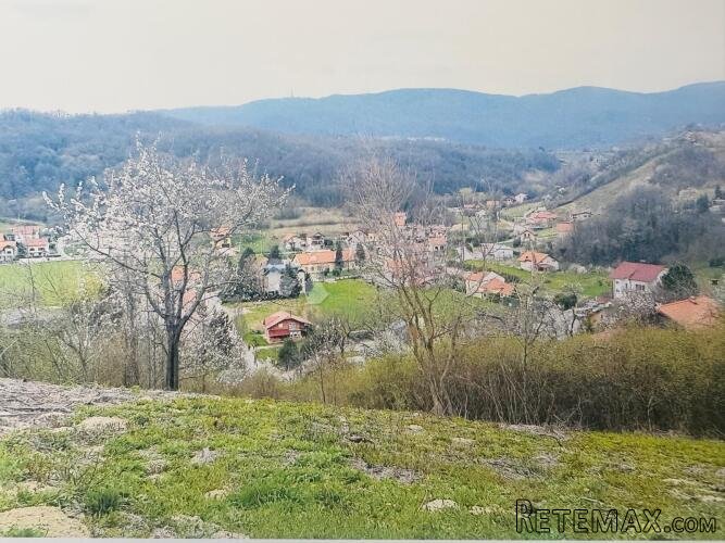 Građevinsko zemljište 1297 m² u Čučerju – mir, zelenilo i bl