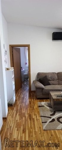 Prodajem dvoiposoban kompletno namesten i uknjizen stan - 3