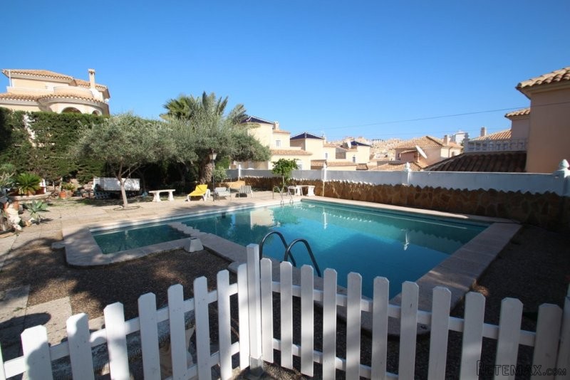 4 Bedrooms - Villa - Alicante - For Sale - 2