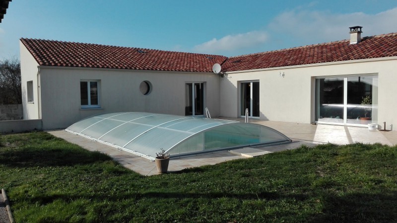 Bungalow With Swimming Pool For Sale..