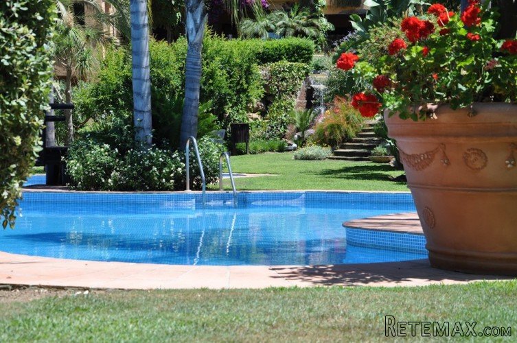 el Campanario 3 bedroom Apartment for sale: Sunny three..