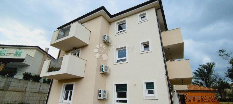 MALINSKA - DVA APARTMANA S OKUĆNICOM - 2