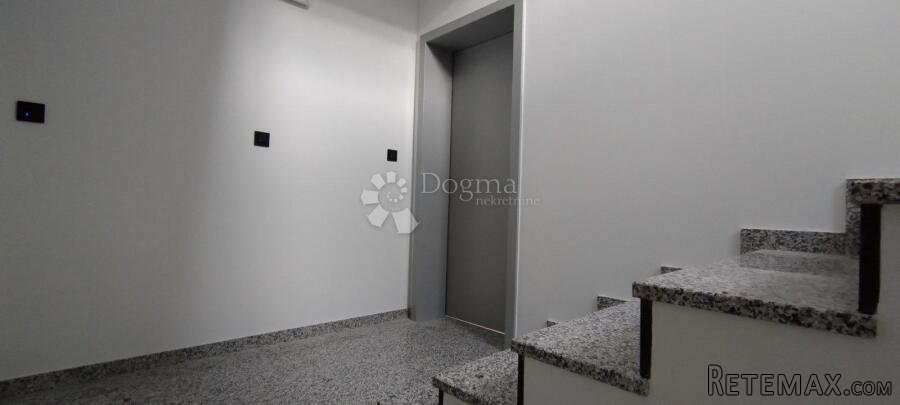 MALINSKA - DVA APARTMANA S OKUĆNICOM - 6