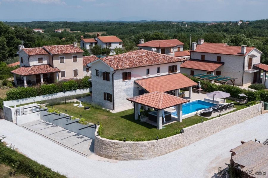 ISTRA, VIŠNJAN ELEGANTNA DIZAJNERSKA VILLA S BAZENOM I WELLN - 2