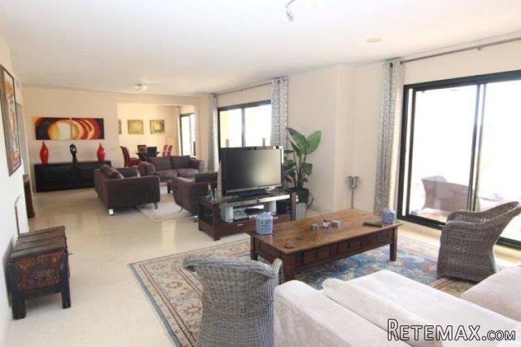CAPANES DEL GOLF PENTHOUSE FOR SALE Superb 3 bedroom..